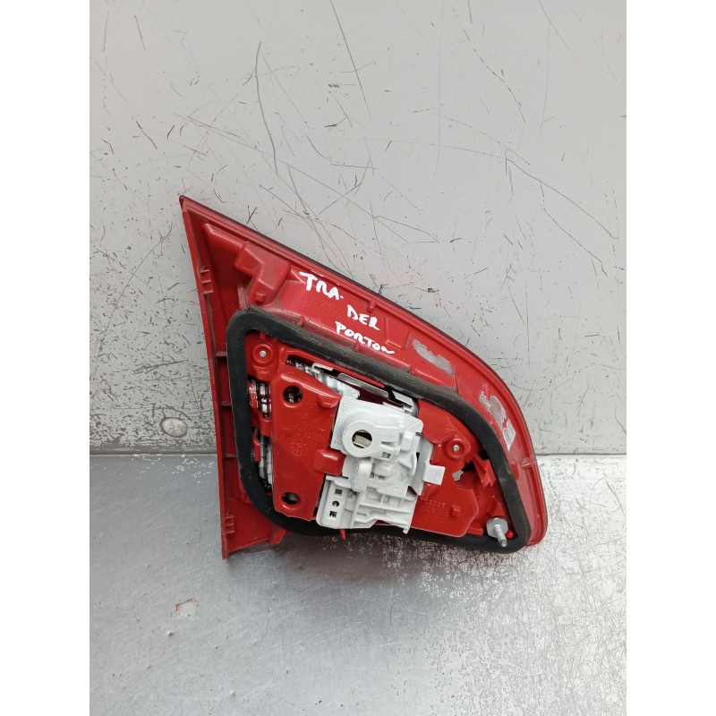 Recambio de piloto trasero derecho interior para opel meriva b monospace (s10) 1.7 cdti (75) referencia OEM IAM 0284531167 13434