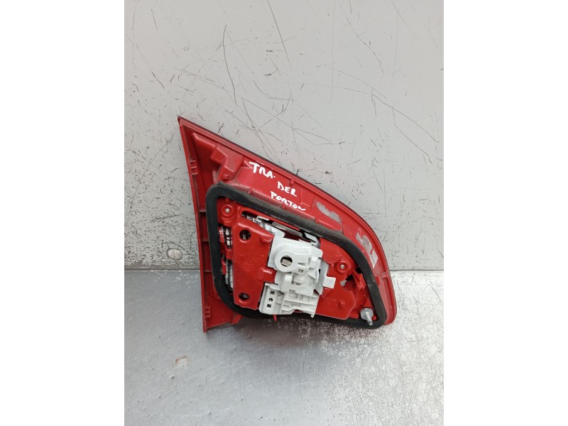 Recambio de piloto trasero derecho interior para opel meriva b monospace (s10) 1.7 cdti (75) referencia OEM IAM 0284531167 13434
