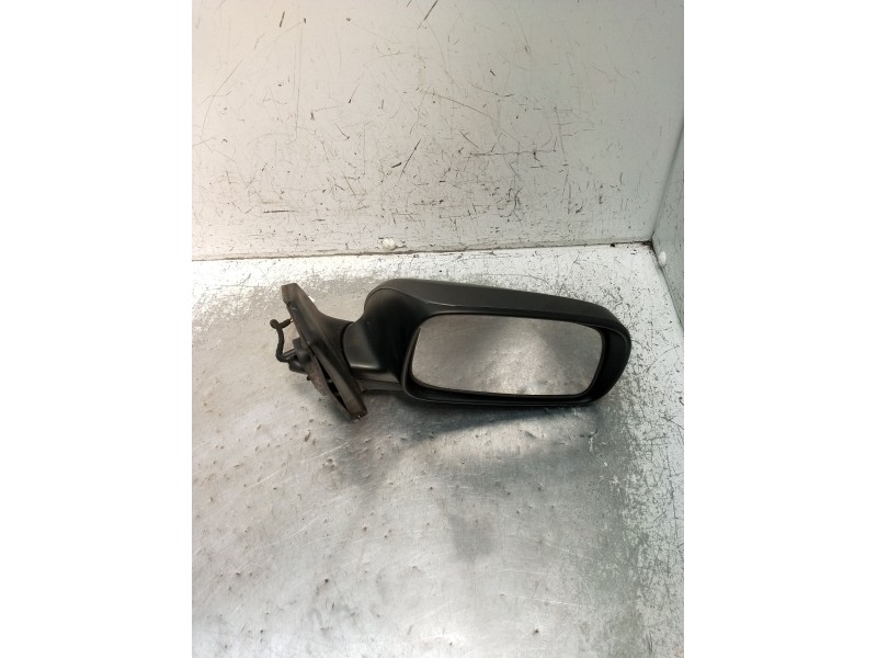 Recambio de retrovisor derecho para toyota corolla sedán (_e12_) 1.6 vvt-i (zze121_) referencia OEM IAM  ELÉCTRICO 2002