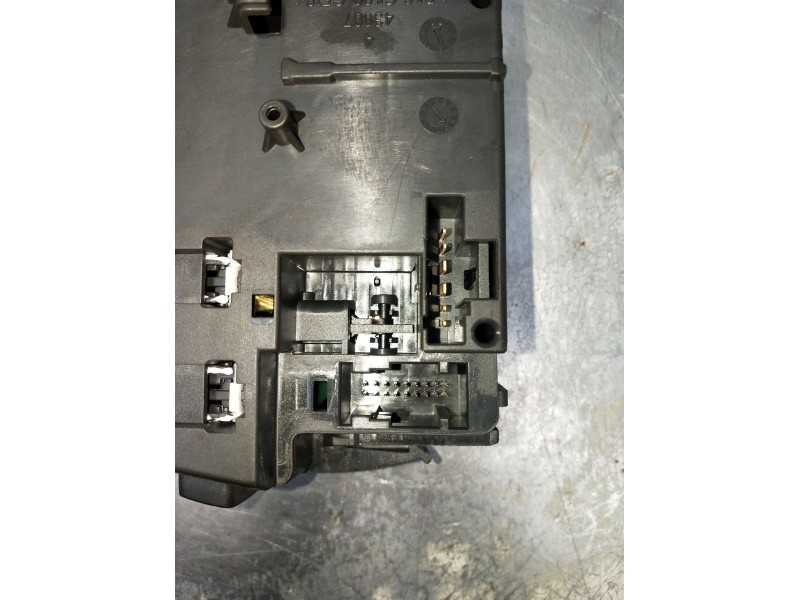 Recambio de mando limpia para renault clio iii (br0/1, cr0/1) 1.2 16v (br02, br0j, br11, cr02, cr0j, cr11) referencia OEM IAM 82