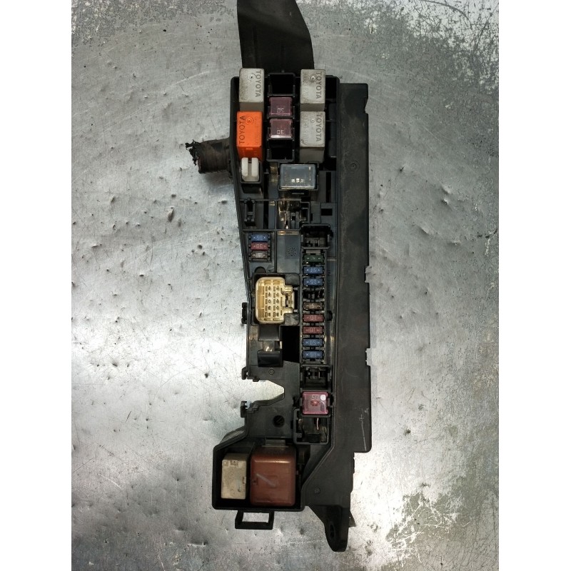 Recambio de caja reles / fusibles para toyota corolla sedán (_e12_) 1.6 vvt-i (zze121_) referencia OEM IAM   2002