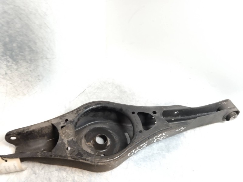 Recambio de brazo suspension inferior trasero derecho para skoda octavia berlina (1z3) 1.9 tdi dpf referencia OEM IAM   