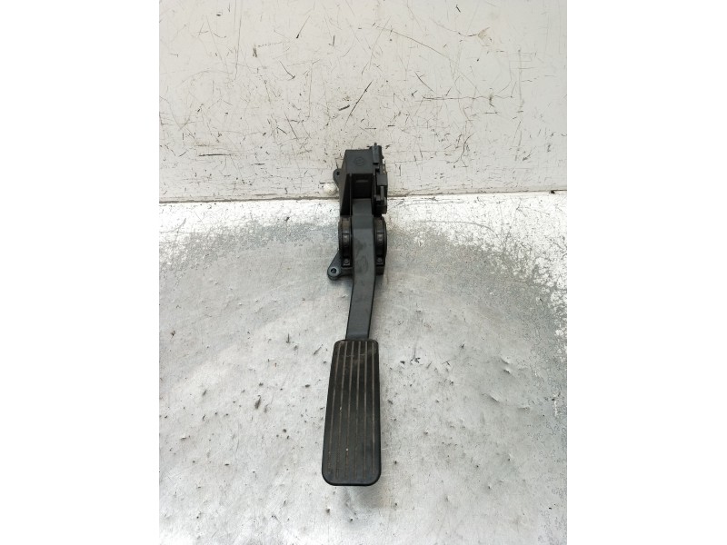 Recambio de potenciometro pedal para ssangyong rodius i 2.7 xdi referencia OEM IAM 05J050313 2055021001 2005