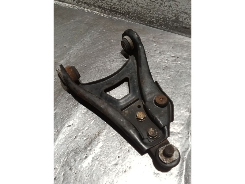 Recambio de brazo suspension inferior delantero izquierdo para renault clio ii (bb_, cb_) 1.5 dci (b/cb07) referencia OEM IAM   
