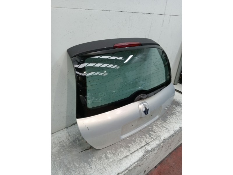 Recambio de porton trasero para renault clio ii (bb_, cb_) 1.5 dci (b/cb07) referencia OEM IAM   