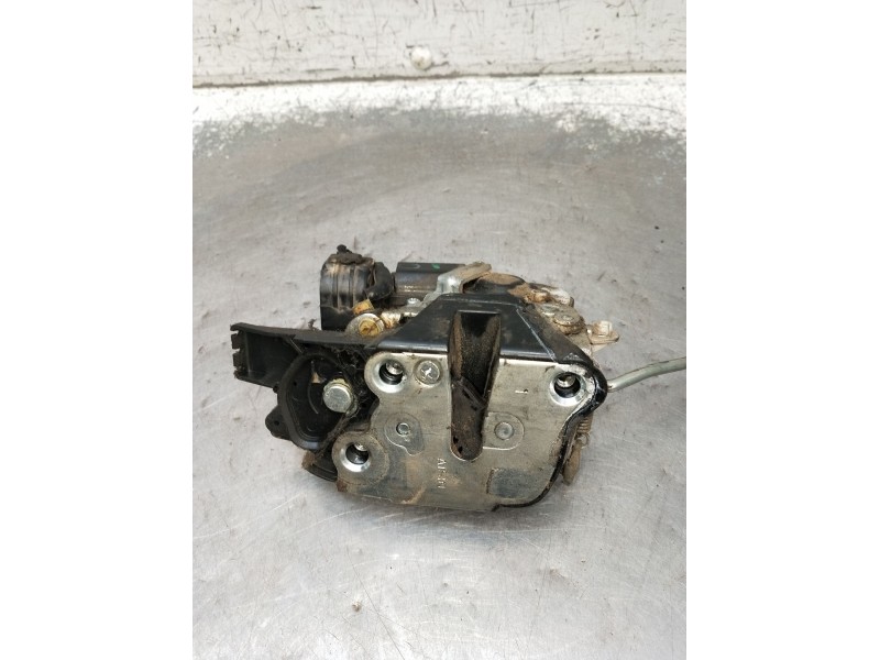 Recambio de motor cierre centralizado delantero derecho para isuzu nkr77 nkr 85e2 referencia OEM IAM  2P 2007