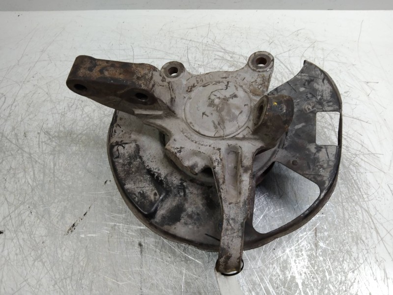 Recambio de mangueta delantera derecha para nissan vanette (c 220) vanette bus referencia OEM IAM   
