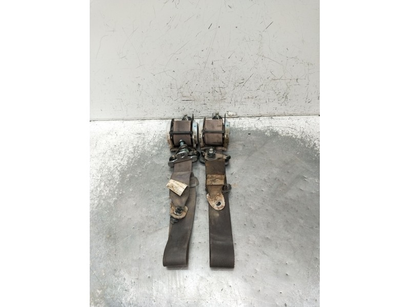 Recambio de juego cinturones delantero para isuzu nkr77 nkr 85e2 referencia OEM IAM  2P 2007