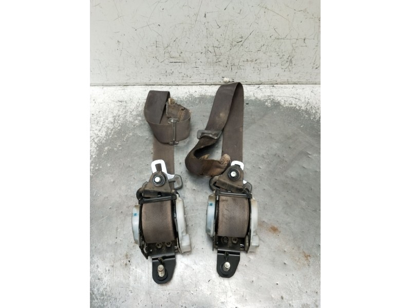 Recambio de juego cinturones delantero para isuzu nkr77 nkr 85e2 referencia OEM IAM  2P 2007