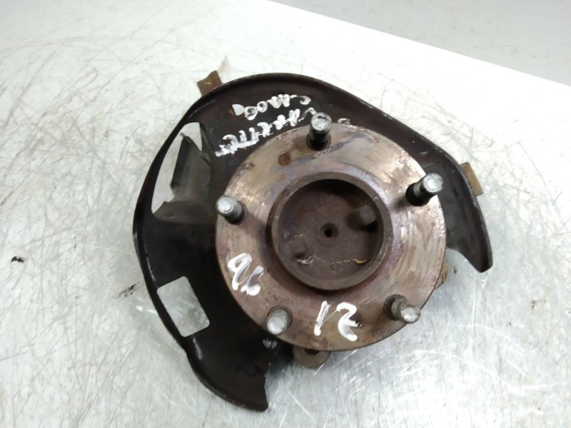 Recambio de mangueta delantera izquierda para nissan vanette cargo (hc23) 2.3 diesel referencia OEM IAM    Recambio de mangueta delantera izquierda para nissan vanette cargo (hc23) 2.3 diesel referencia OEM IAM