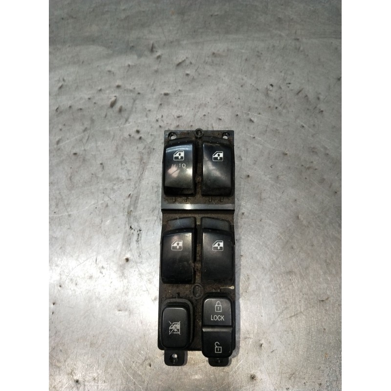 Recambio de mando elevalunas delantero izquierdo para ssangyong rodius i 2.7 xdi referencia OEM IAM 8582021000 5P 2005