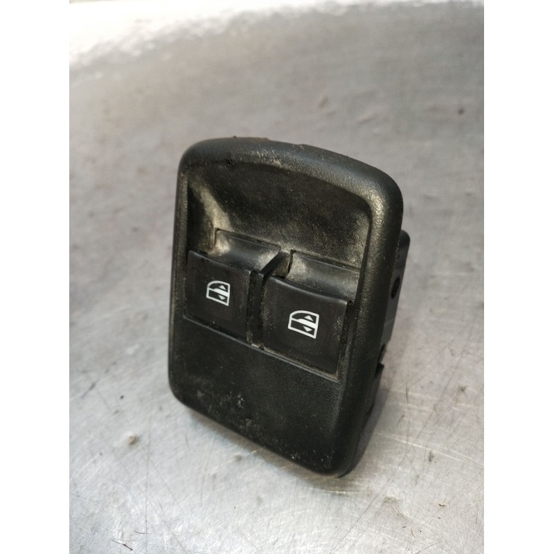 Recambio de mando elevalunas delantero izquierdo para renault trafic iii furgoneta (fg_) 1.6 dci 95 (fgmj, fgmr) referencia OEM 