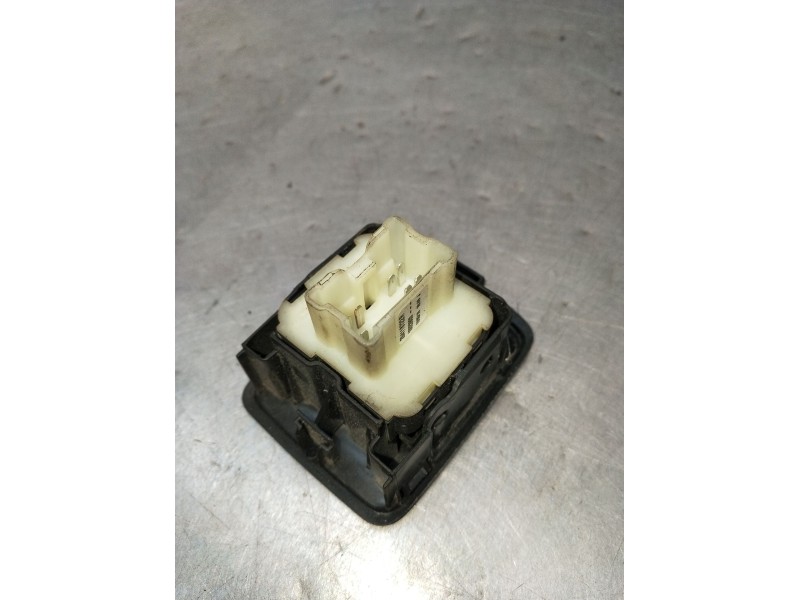 Recambio de mando elevalunas delantero izquierdo para renault trafic iii furgoneta (fg_) 1.6 dci 95 (fgmj, fgmr) referencia OEM 