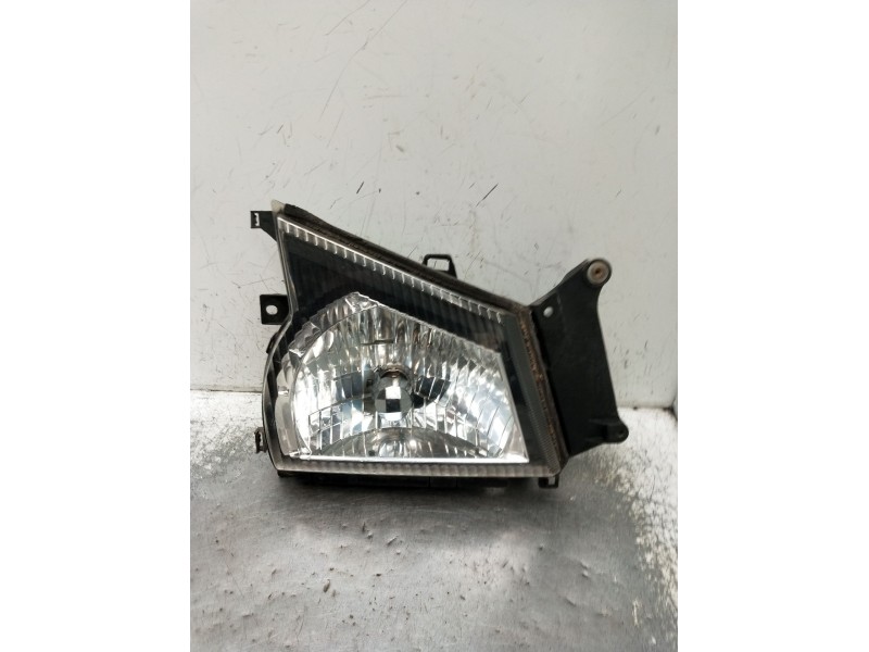 Recambio de faro derecho para isuzu nkr77 nkr 85e2 referencia OEM IAM   2007