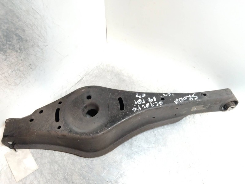 Recambio de brazo suspension inferior trasero izquierdo para skoda octavia berlina (1z3) 1.9 tdi dpf referencia OEM IAM   
