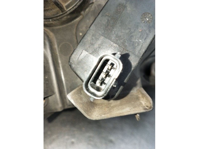 Recambio de faro izquierdo para ssangyong rodius i 2.7 xdi referencia OEM IAM   2005