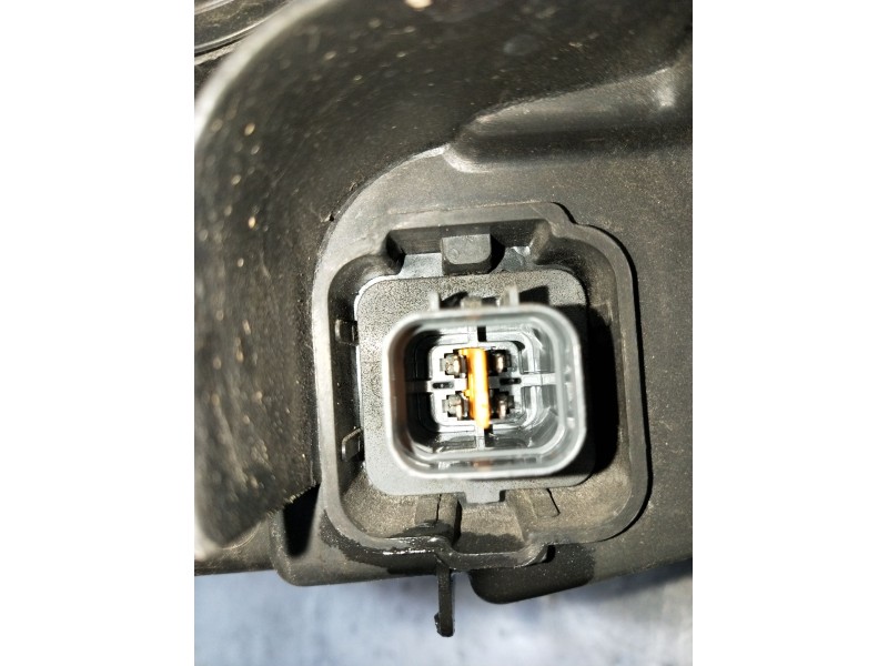 Recambio de faro derecho para ssangyong rodius i 2.7 xdi referencia OEM IAM   2005