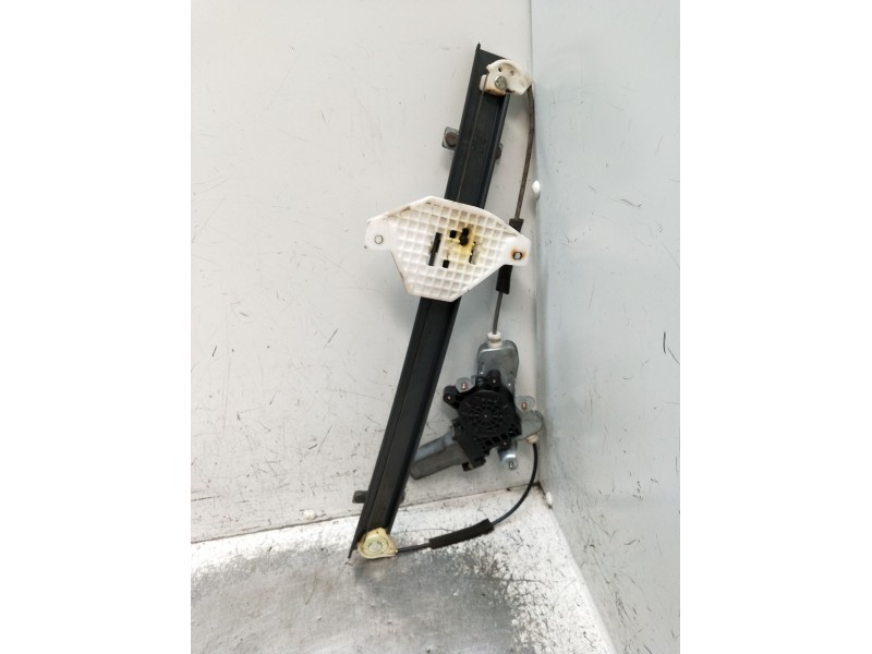 Recambio de elevalunas delantero izquierdo para ssangyong rodius i 2.7 xdi referencia OEM IAM  5P 2005
