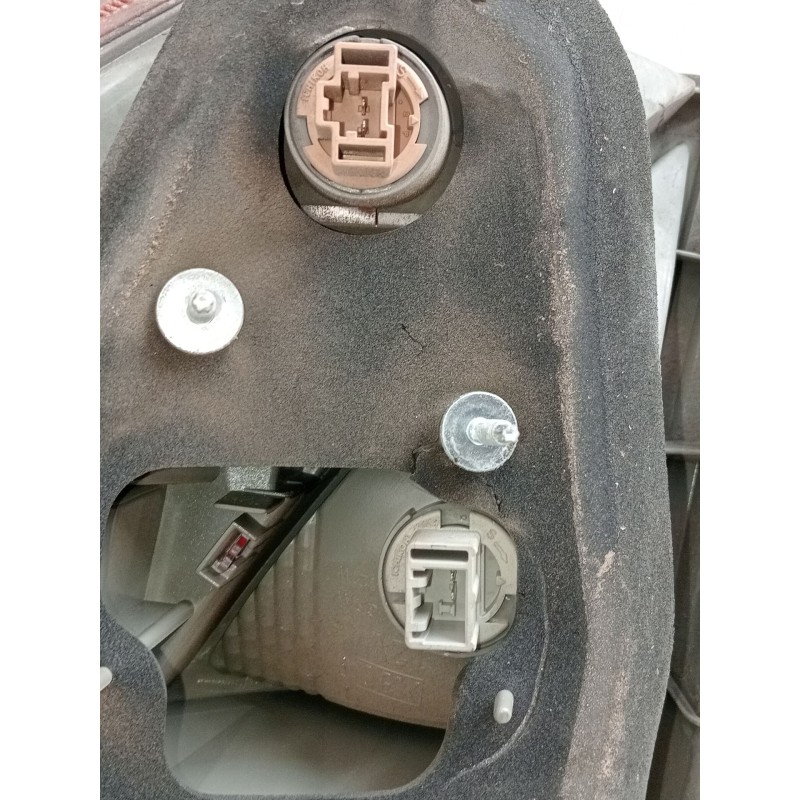 Recambio de piloto trasero izquierdo para honda fr-v (be) 2.2 i ctdi (be5) referencia OEM IAM   2005