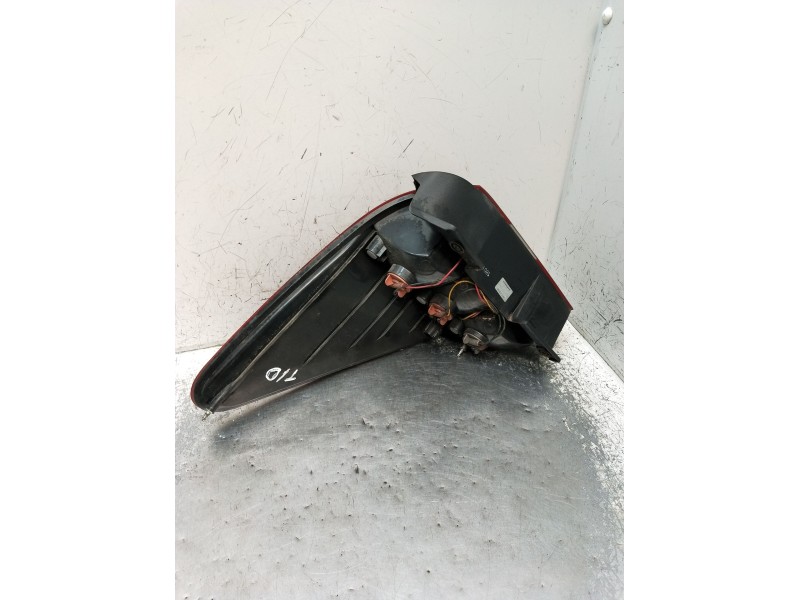 Recambio de piloto trasero derecho para ssangyong rodius i 2.7 xdi referencia OEM IAM   2005