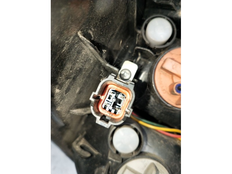 Recambio de piloto trasero derecho para ssangyong rodius i 2.7 xdi referencia OEM IAM   2005