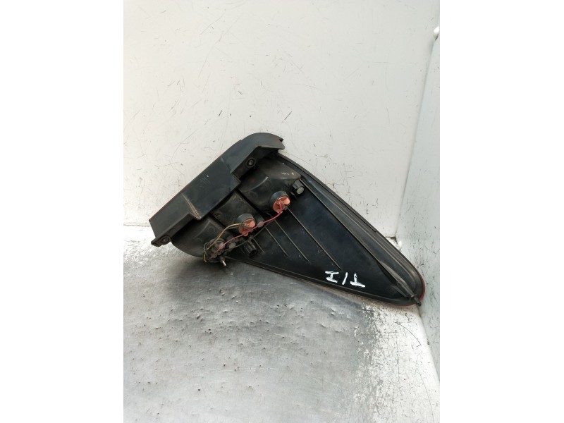 Recambio de piloto trasero izquierdo para ssangyong rodius i 2.7 xdi referencia OEM IAM   2005