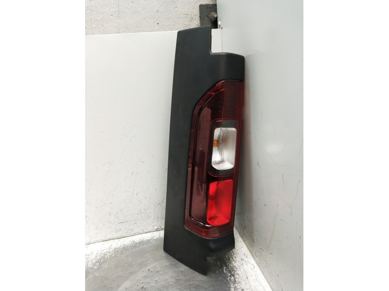 Recambio de piloto trasero izquierdo para renault trafic iii furgoneta (fg_) 1.6 dci 95 (fgmj, fgmr) referencia OEM IAM   2015