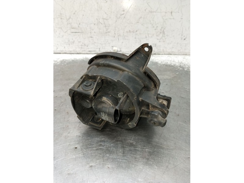 Recambio de faro antiniebla derecho para ssangyong rodius i 2.7 xdi referencia OEM IAM   2005