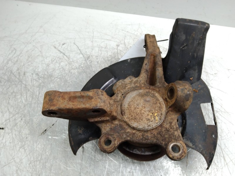 Recambio de mangueta delantera izquierda para nissan vanette cargo 2.3 diesel referencia OEM IAM   