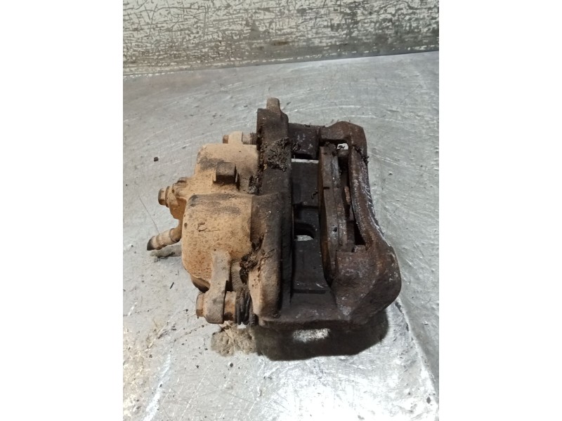 Recambio de pinza freno delantera derecha para nissan terrano ii (r20) 2.7 td 4wd referencia OEM IAM   93