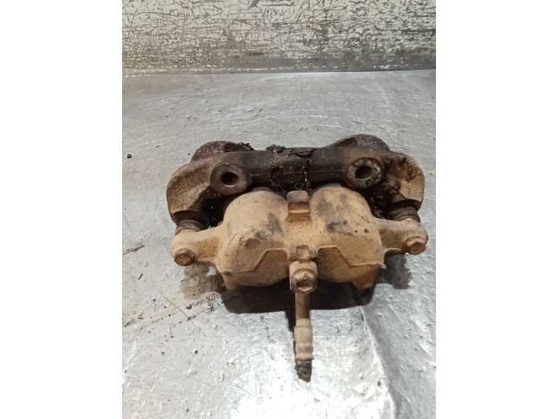 Recambio de pinza freno delantera derecha para nissan terrano ii (r20) 2.7 td 4wd referencia OEM IAM   93