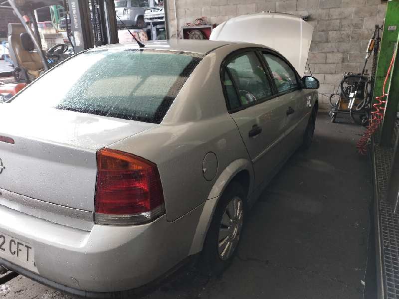 opel vectra c berlina del año 2003