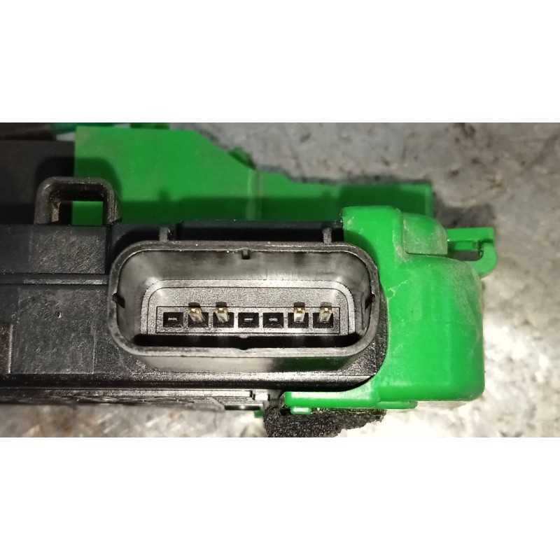 Recambio de motor cierre centralizado delantero derecho para hyundai i40 1.7 crdi cat referencia OEM IAM 813203Z020  