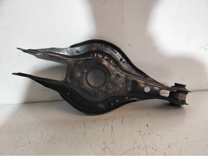 Recambio de brazo suspension inferior trasero derecho para bmw serie 1 lim. 5-trg. (f20) 118d referencia OEM IAM 6867540  333267