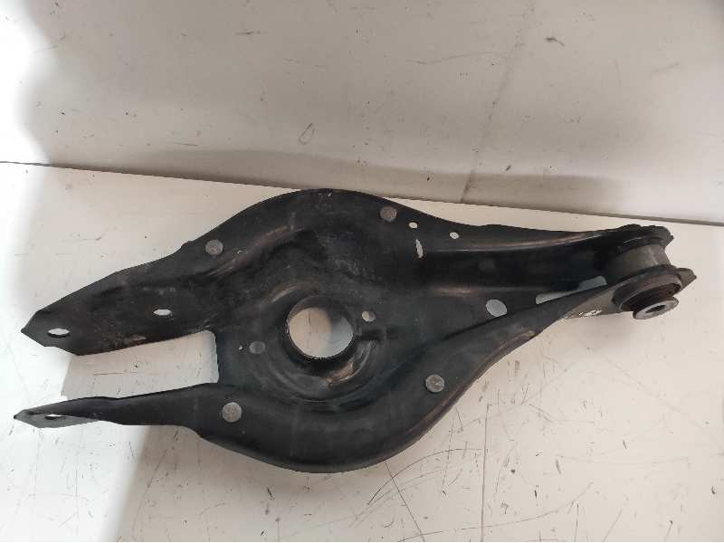 Recambio de brazo suspension inferior trasero derecho para bmw serie 1 lim. 5-trg. (f20) 118d referencia OEM IAM 6867540  333267