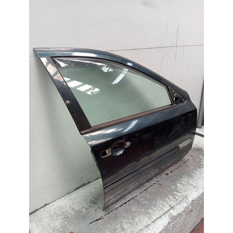 Recambio de puerta delantera derecha para renault laguna ii (bg0/1_) 2.2 dci (bg0f) referencia OEM IAM   2005 5P