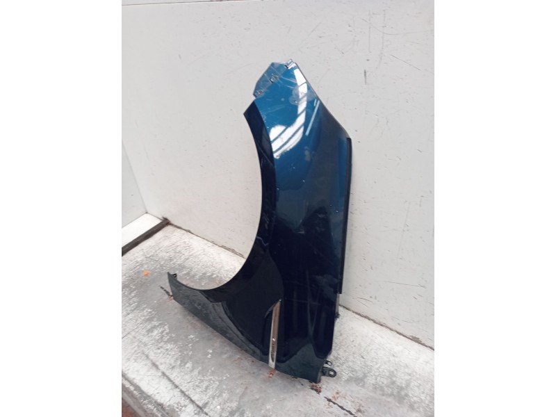 Recambio de aleta delantera izquierda para renault megane iv hatchback (b9a/m/n_) 1.3 tce 115 (b9n9) referencia OEM IAM   