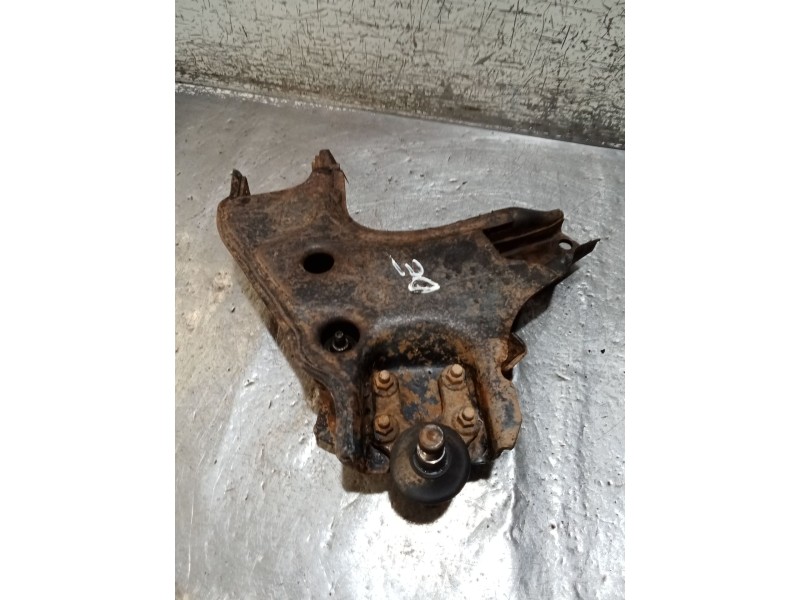 Recambio de brazo suspension inferior delantero derecho para nissan terrano ii (r20) 2.7 td 4wd referencia OEM IAM   93