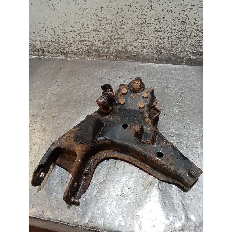 Recambio de brazo suspension inferior delantero derecho para nissan terrano ii (r20) 2.7 td 4wd referencia OEM IAM   93