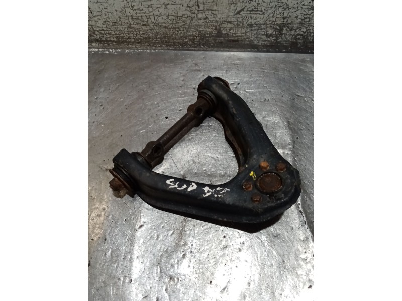 Recambio de brazo suspension superior delantero derecho para nissan terrano ii (r20) 2.7 td 4wd referencia OEM IAM   93