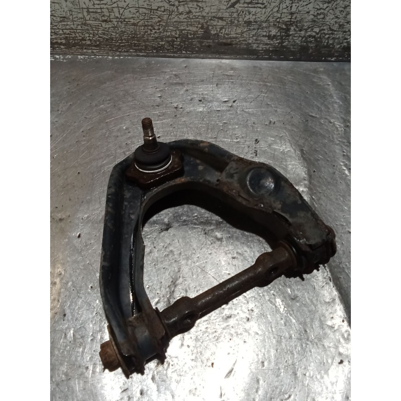 Recambio de brazo suspension superior delantero derecho para nissan terrano ii (r20) 2.7 td 4wd referencia OEM IAM   93