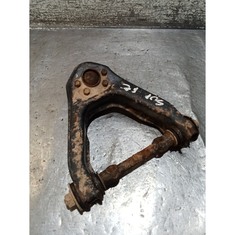 Recambio de brazo suspension superior delantero izquierdo para nissan terrano ii (r20) 2.7 td 4wd referencia OEM IAM   93