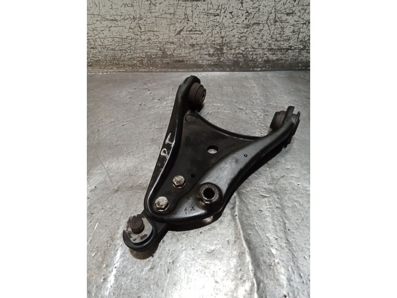 Recambio de brazo suspension inferior delantero izquierdo para renault clio ii (bb_, cb_) 1.5 dci (b/cb3m) referencia OEM IAM   