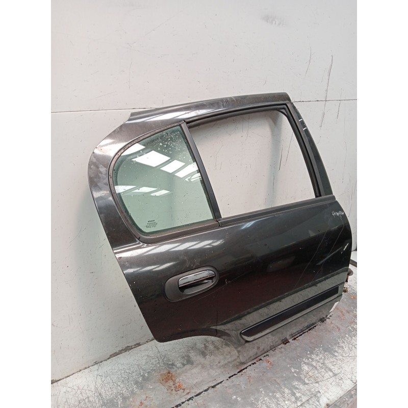 Recambio de puerta trasera derecha para nissan almera ii hatchback (n16) 2.2 dci referencia OEM IAM VER FOTOS 5P 2002