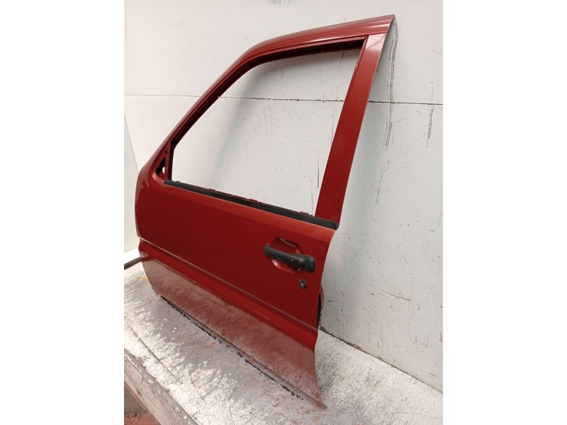 Recambio de puerta delantera izquierda para nissan terrano ii (r20) 2.7 td 4wd referencia OEM IAM   1993