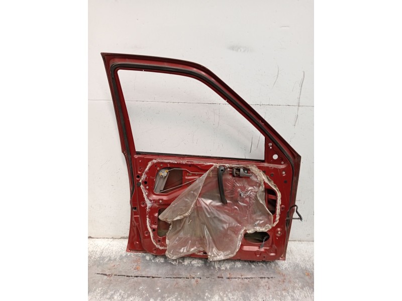 Recambio de puerta delantera izquierda para nissan terrano ii (r20) 2.7 td 4wd referencia OEM IAM   1993