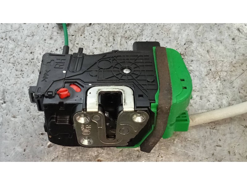 Recambio de motor cierre centralizado trasero derecho para hyundai i40 1.7 crdi cat referencia OEM IAM 814203Z000  