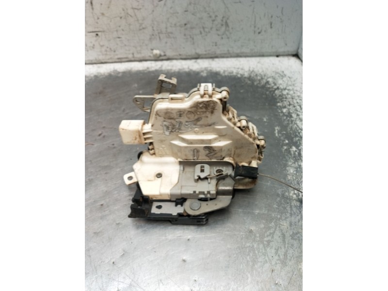 Recambio de motor cierre centralizado delantero izquierdo para seat altea (5p1) 1.2 tsi referencia OEM IAM  5P 2009