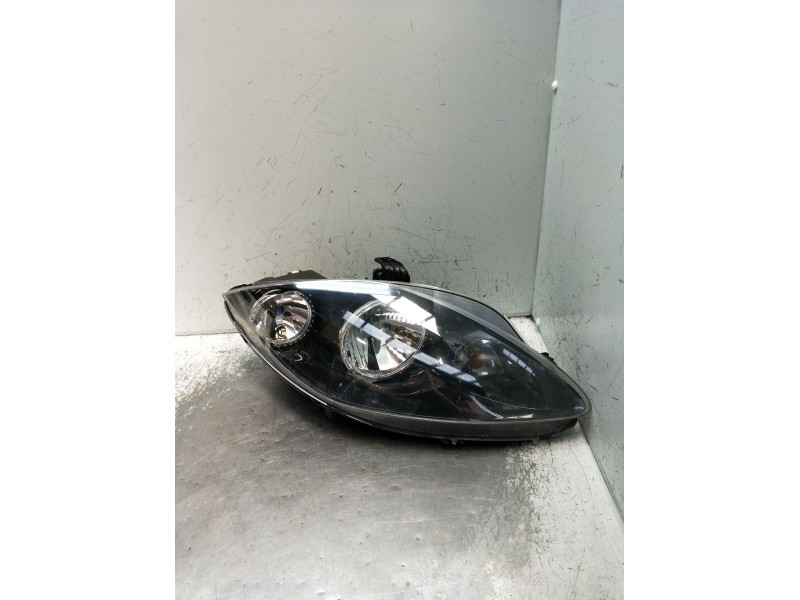 Recambio de faro derecho para seat altea (5p1) 1.2 tsi referencia OEM IAM   2009