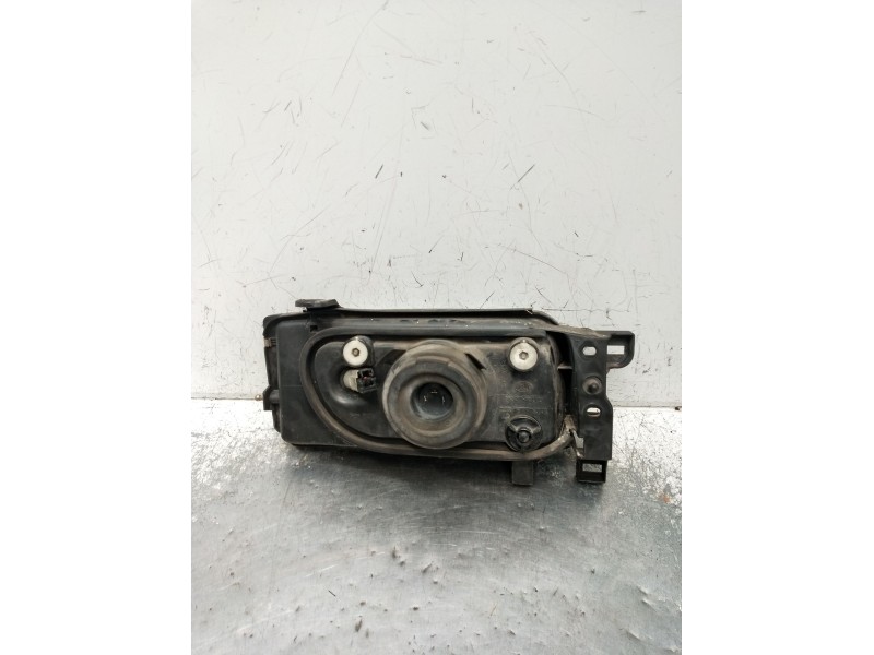 Recambio de faro izquierdo para nissan terrano ii (r20) 2.7 td 4wd referencia OEM IAM   1993